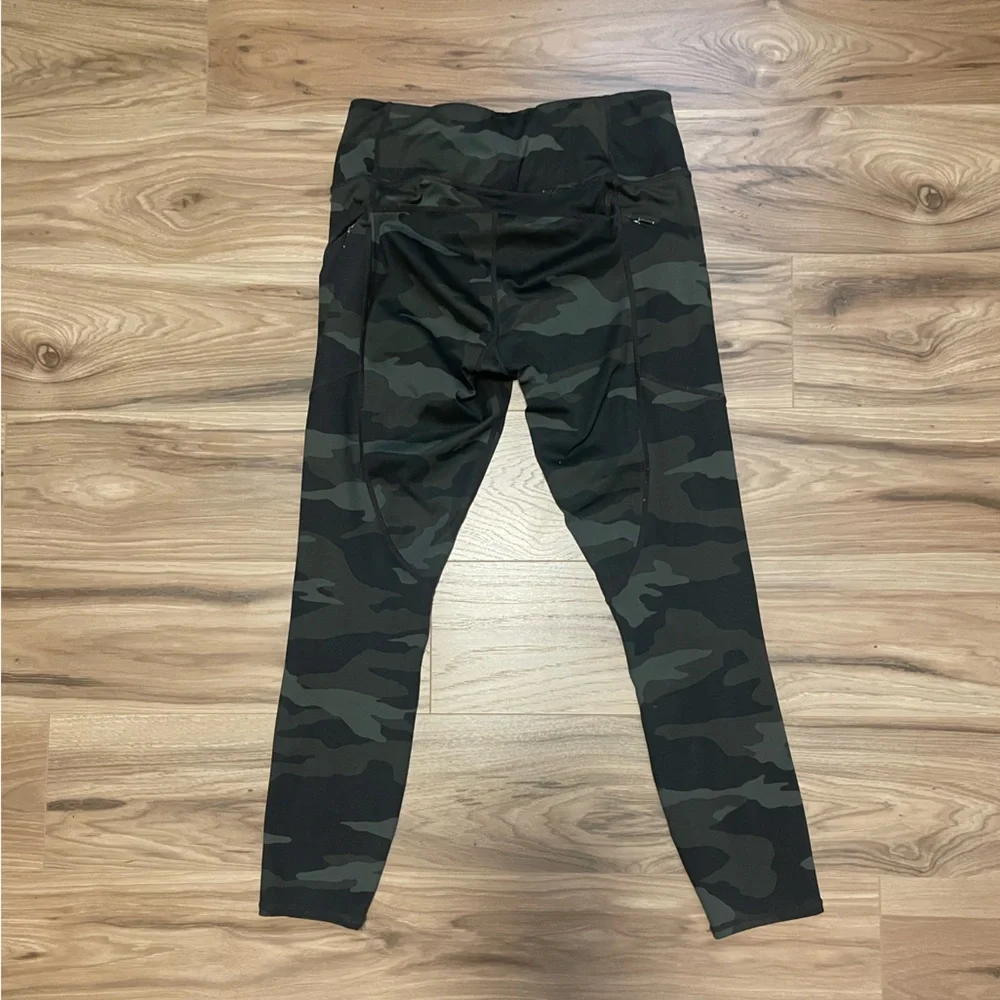 -Athleta 7/8 Contender Powerlift Tight Camo Leggings- - Picture 5 of 10